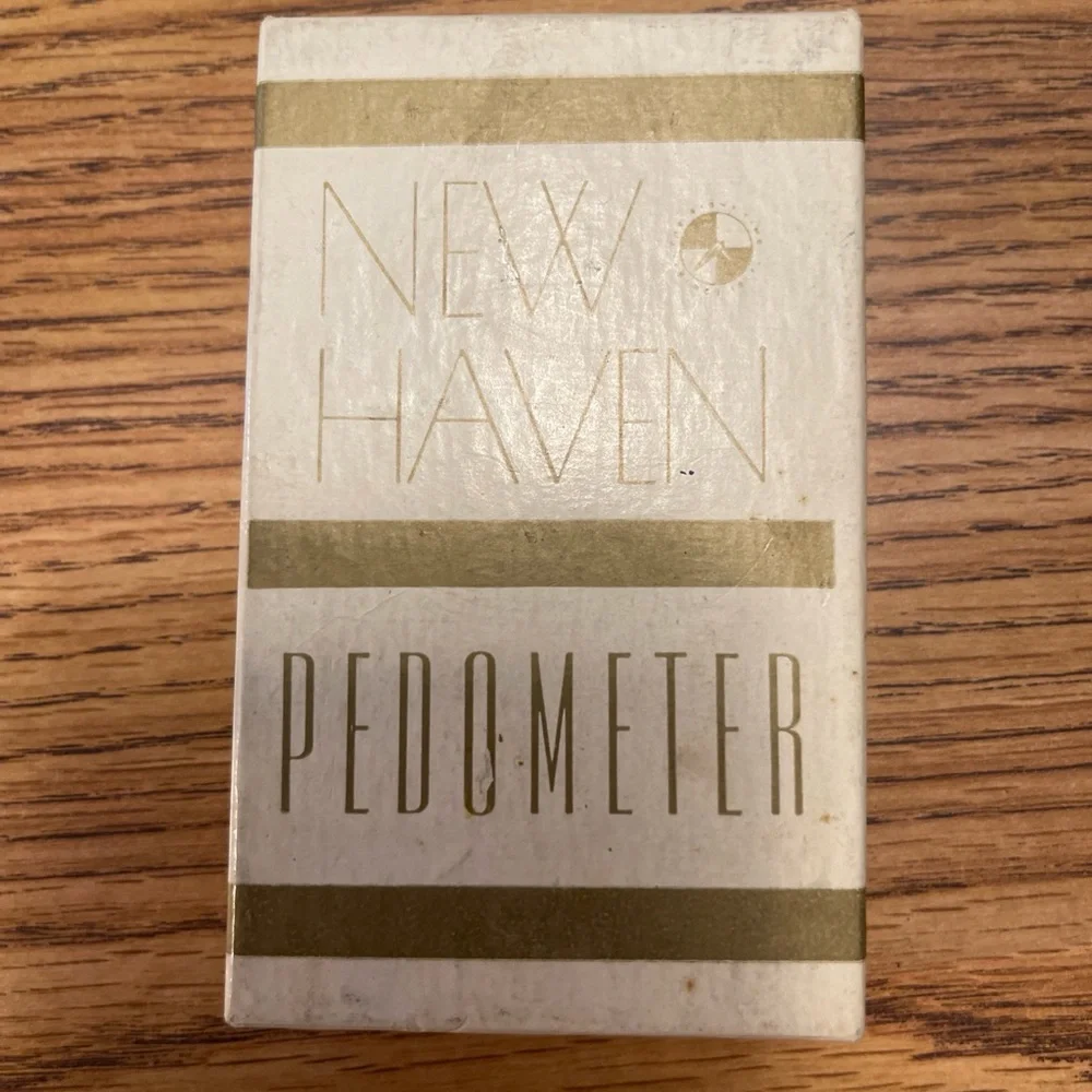 Gold Pedometer - Picture 1 of 6